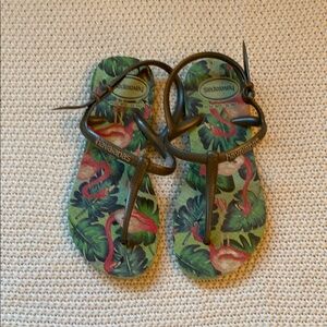 Havaianas Tropical Print Sandals